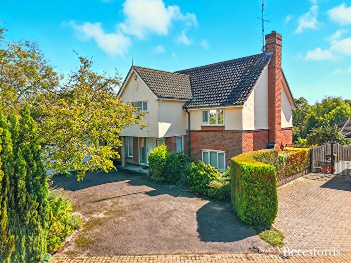 4 Bedroom Detached House For Sale In Reynards Copse, Colchester, CO4