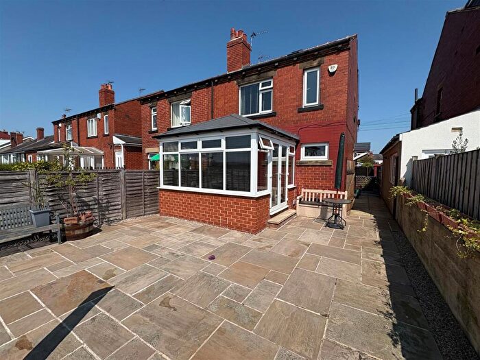 3 Bedroom Semi-Detached House For Sale In Westroyd Avenue, Hunsworth, Cleckheaton, BD19