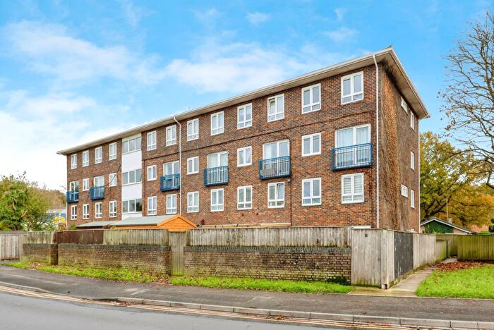 4 Bedroom Maisonette For Sale In Turlin Road, Turlin Moor, Poole, Dorset, BH16