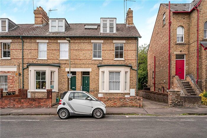 1 Bedroom Flat To Rent In Walton Crescent, Oxford, Oxfordshire, OX1