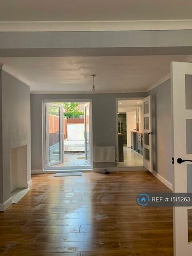 3 Bedroom Terraced House To Rent In Commercial Street, Higham Ferrers, Rushden, NN10