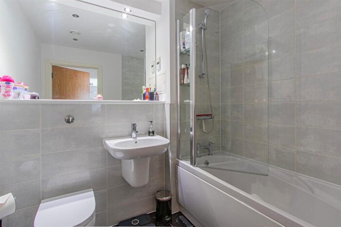 2 Bedroom Apartment To Rent In Pendeen House, Ferry Court, Cardiff Bay, CF11