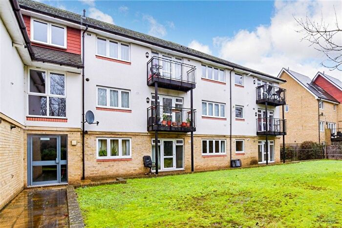 1 Bedroom Flat For Sale In Friars View, Aylesford, Kent, ME20