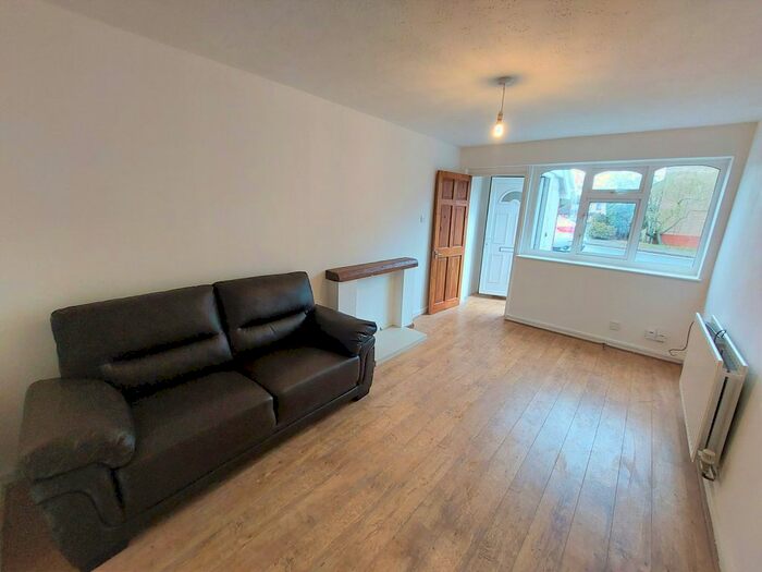 1 Bedroom Maisonette To Rent In Ainsdale Close, Longford, Coventry, CV6