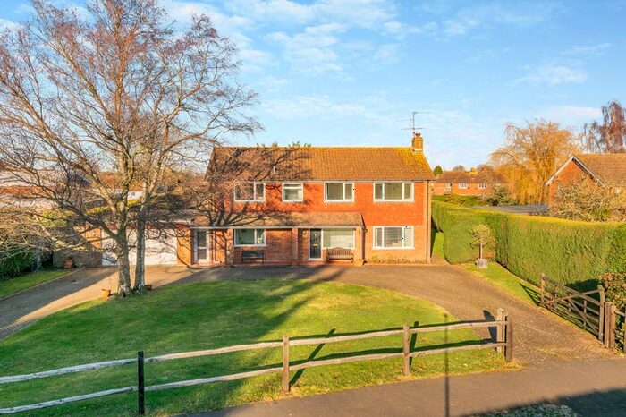 4 Bedroom Detached House For Sale In Archery Fields, Odiham, Hook, Hampshire, RG29