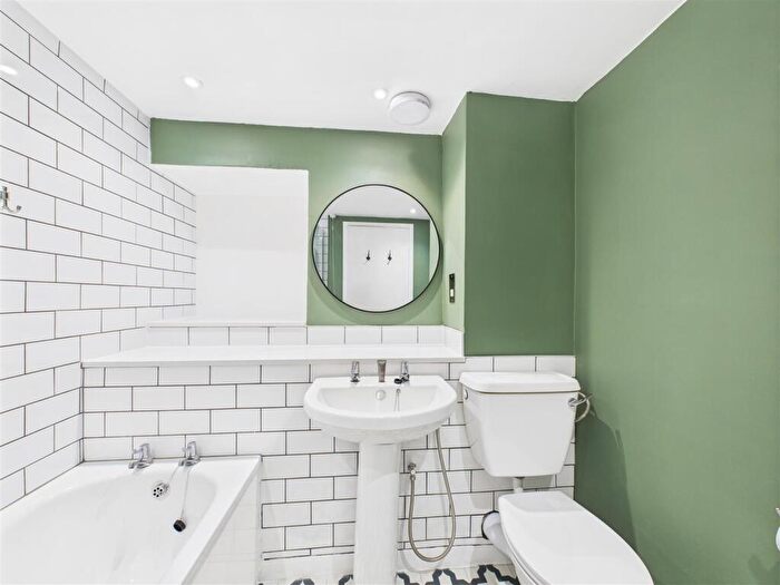 2 Bedroom Apartment To Rent In Rivers Street, City Centre, BA1