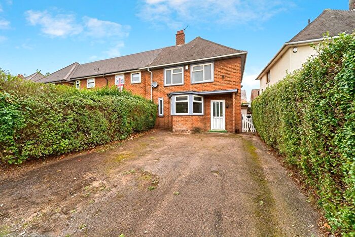 3 Bedroom Semi-Detached House For Sale In Roebuck Road, Walsall, West Midlands, WS3