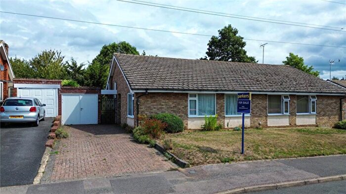 3 Bedroom Bungalow For Sale In Roman Way, Earley, Reading, Berkshire, RG6