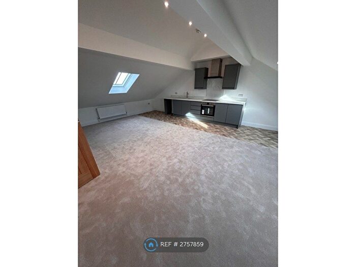 1 Bedroom Flat To Rent In Bellevue Place, Scarborough, YO11