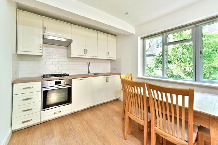 1 Bedroom Bungalow For Sale In Highbury Grove, London, N5