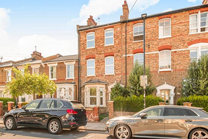 4 Bedroom Terraced House For Sale In St. Thomas's Road, Finsbury Park, N4