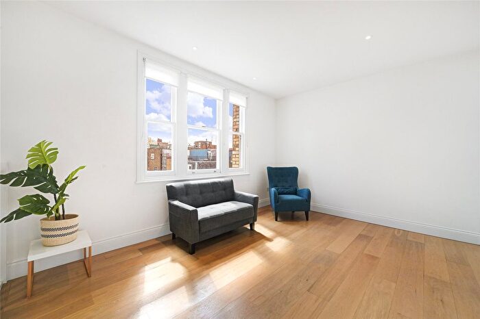 1 Bedroom Flat To Rent In Egerton Gardens Mews, London, SW3