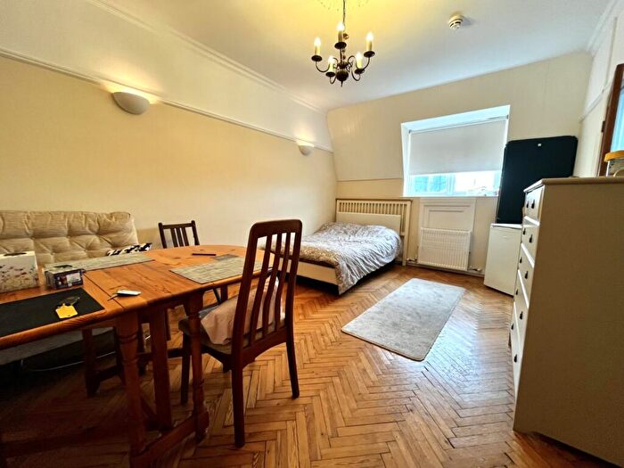 1 Bedroom Flat To Rent In Kenilworth House, Castle Court, City Centre, CF10