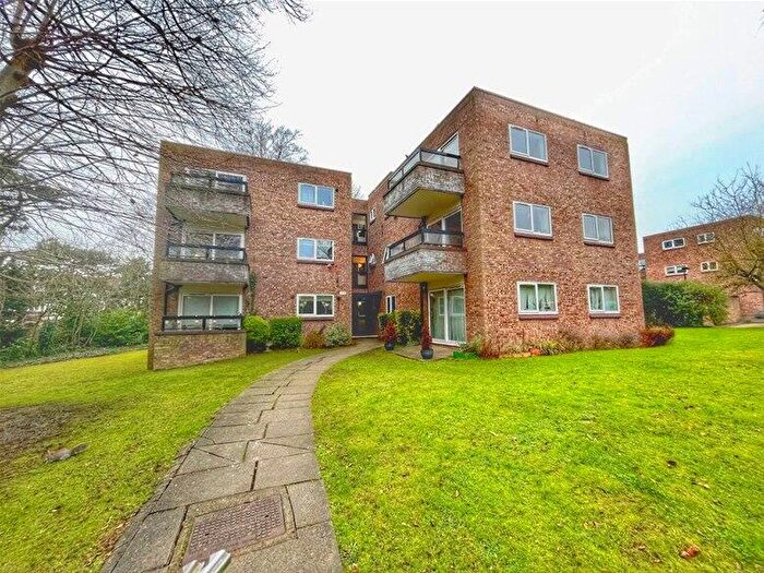 2 Bedroom Flat To Rent In Milton Road, Harpenden, AL5