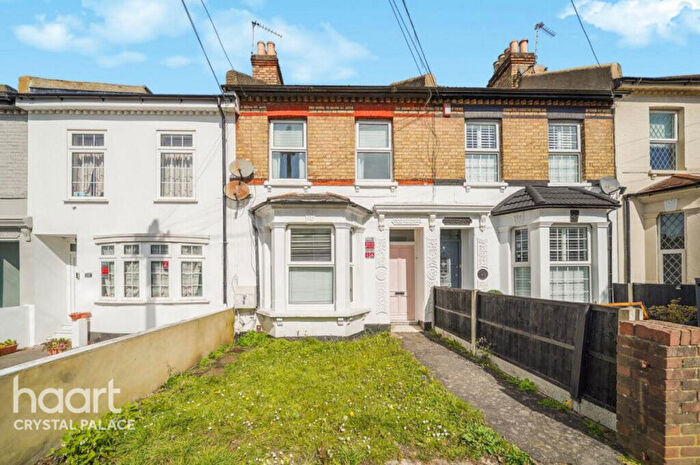 4 Bedroom Terraced House For Sale In Livingstone Road, Thornton Heath, CR7