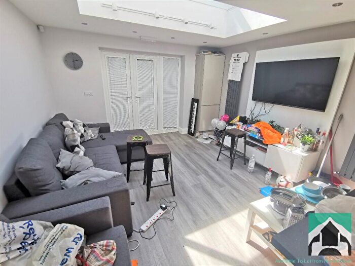 7 Bedroom Terraced House To Rent In Heeley Road, Birmingham, B29