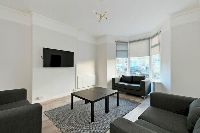 6 Bedroom Terraced House To Rent In Granville Road, Sheffield, S2