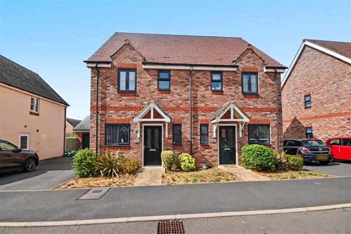 2 Bedroom Semi Detached House To Rent In Holdenby Drive, Corby, NN17
