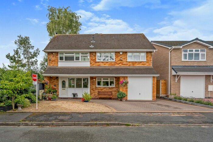 4 Bedroom Detached House For Sale In Burnham Green, Cannock, WS11