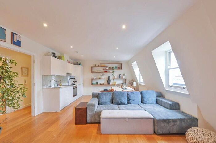 2 Bedroom Flat For Sale In Fulham Road, Chelsea, London, SW10