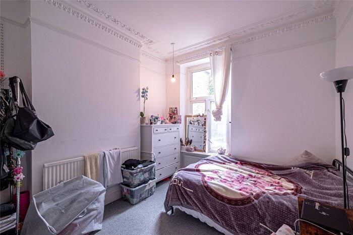 Studio To Rent In Mercers Road, Islington, London, N19