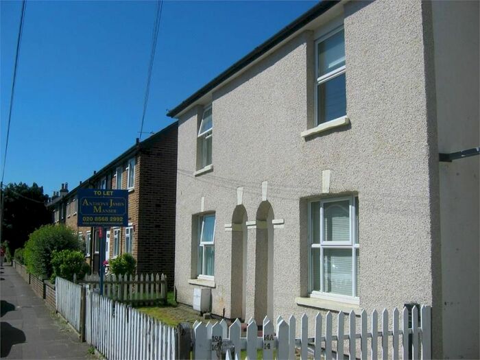 1 Bedroom Flat To Rent In Milton Road, Hampton, TW12