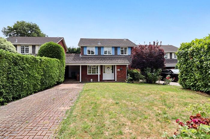 4 Bedroom Detached House For Sale In Atfield Grove, Windlesham, GU20