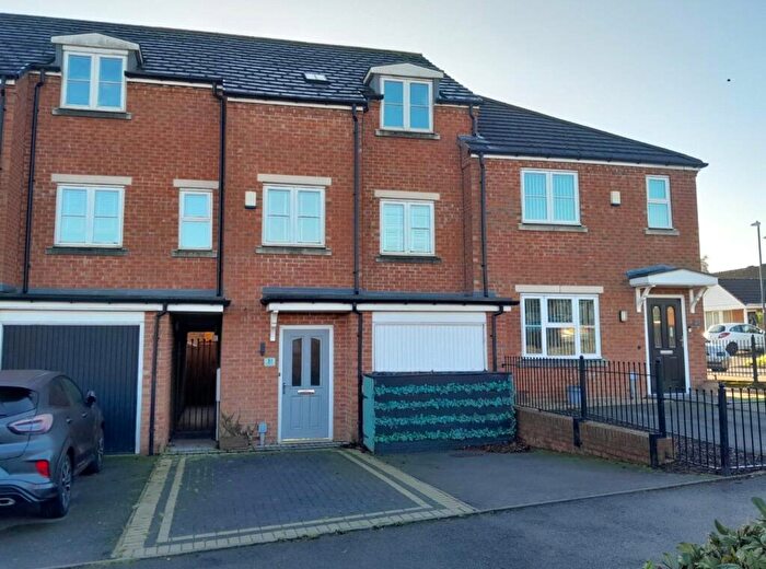 3 Bedroom Town House For Sale In Ennersdale Bungalows, Coleshill, Birmingham, Warwickshire, B46