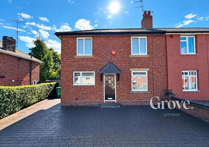 2 Bedroom Semi Detached House To Rent In The Walk, Dudley, DY3