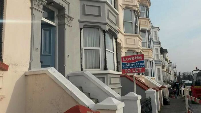 2 Bedroom Flat To Rent In Grosvenor Place, Margate, CT9