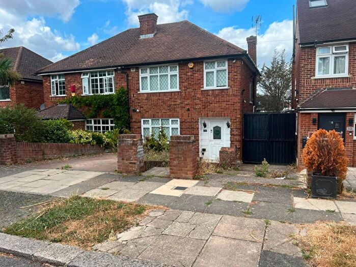 4 Bedroom Semi-Detached House For Sale In West Ridge Gardens, Greenford, UB6