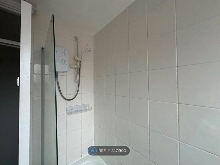 2 Bedroom Maisonette To Rent In Fairways, Waltham Abbey, EN9