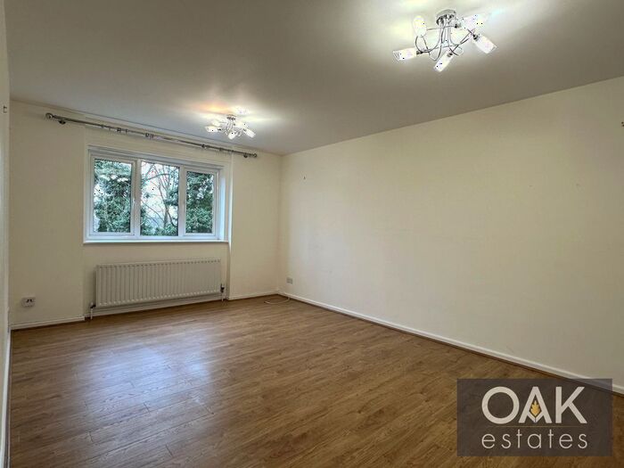 2 Bedroom Flat To Rent In Davey Close, London, N13
