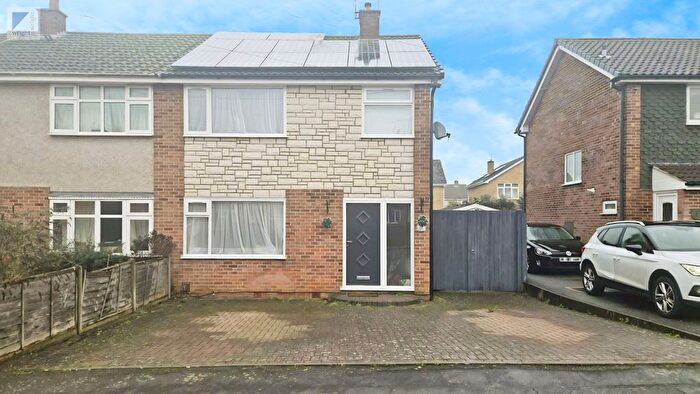 3 Bedroom Semi Detached House For Sale In Swinburne Road, Hinckley, LE10