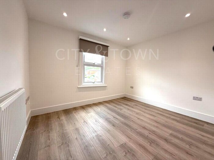 Studio To Rent In Essex Road, Dartford, Kent, DA1