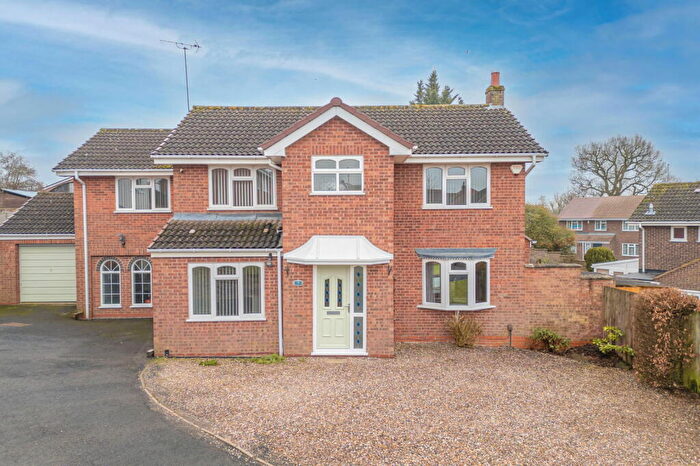 4 Bedroom Detached House For Sale In Chandlers Close, Redditch, B97