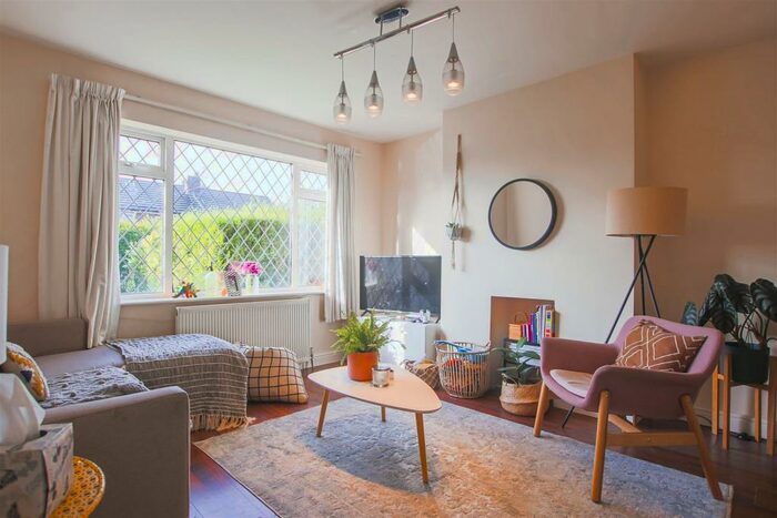 3 Bedroom Semi-Detached House To Rent In Wardley Hall Lane, Worsley, Manchester, M28