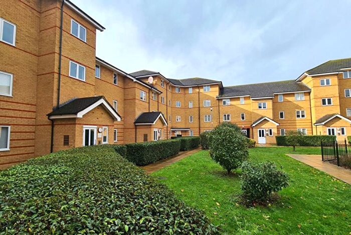 2 Bedroom Flat To Rent In Heath Court, London, SE9