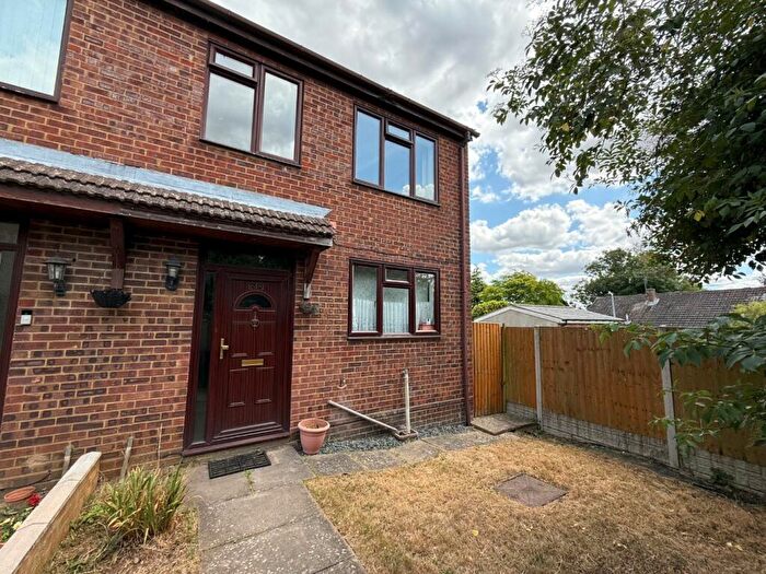 4 Bedroom Semi-Detached House For Sale In Drury Lane, Houghton Regis, LU5