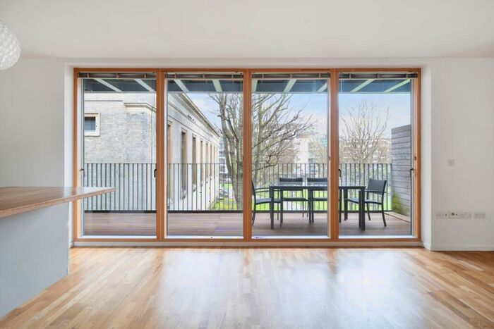 2 Bedroom Flat To Rent In St. James's Road London, SE16