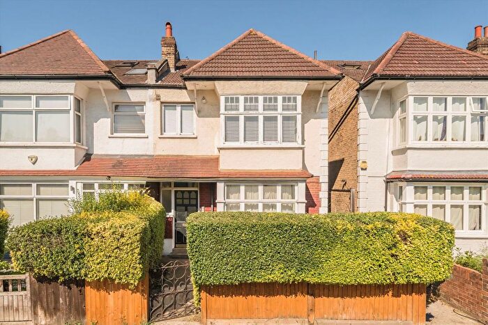 2 Bedroom Flat For Sale In Wormholt Road, London, W12
