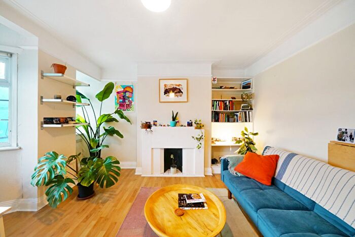 2 Bedroom Flat To Rent In Peckham Rye, Peckham, London, SE15