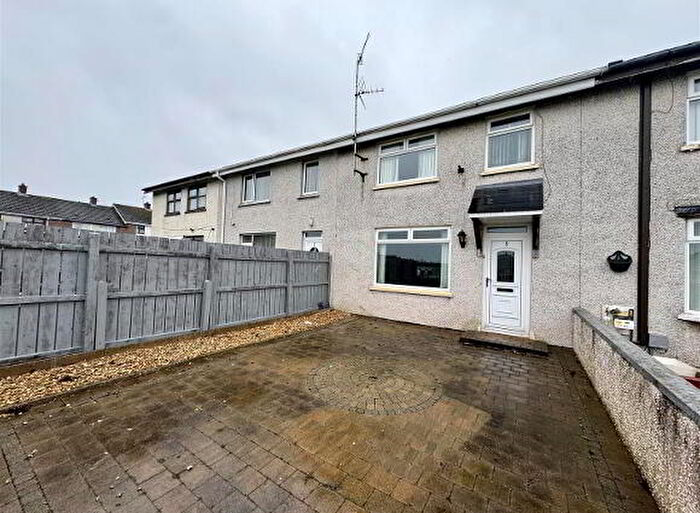 3 Bedroom Mid Terraced House For Sale In Birch Hill Park, Antrim, BT41