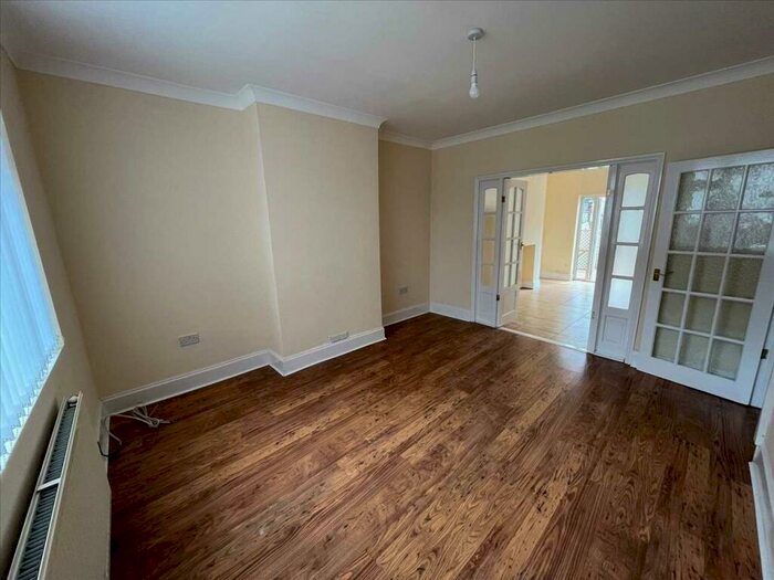 3 Bedroom End Of Terrace House To Rent In Grafton Road, Ellesmere Port, CH65