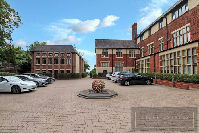 2 Bedroom Flat To Rent In Courtyard House, London, NW7