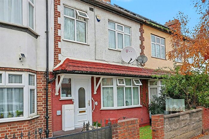 3 Bedroom Terraced House For Sale In Exeter Road, Edmonton, N9