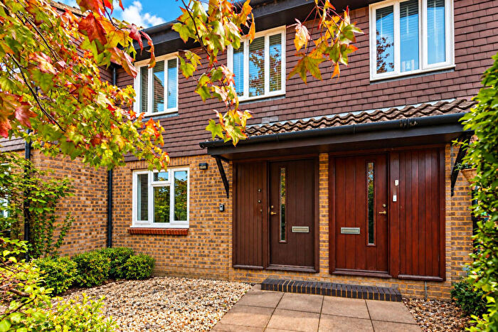 1 Bedroom Maisonette For Sale In Elder Close, Guildford, GU4