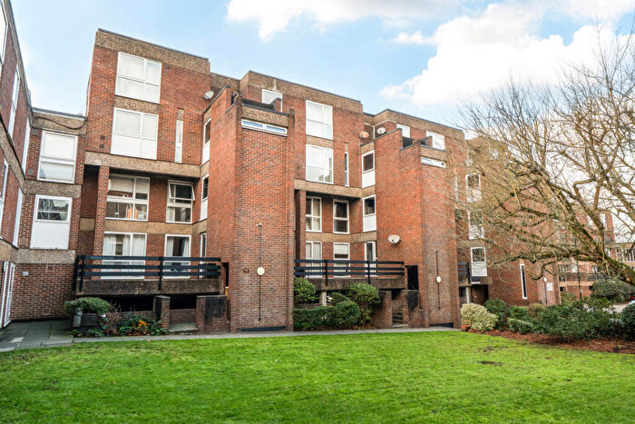 2 Bedroom Apartment For Sale In Hornbeam House, Manor Road, Sidcup, DA15