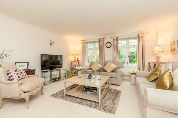3 Bedroom Apartment To Rent In Banbury Road, North Oxford, OX2