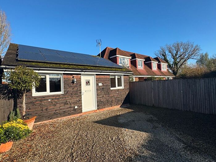 2 Bedroom Property To Rent In Woodchurch Road, Shadoxhurst, Ashford, TN26